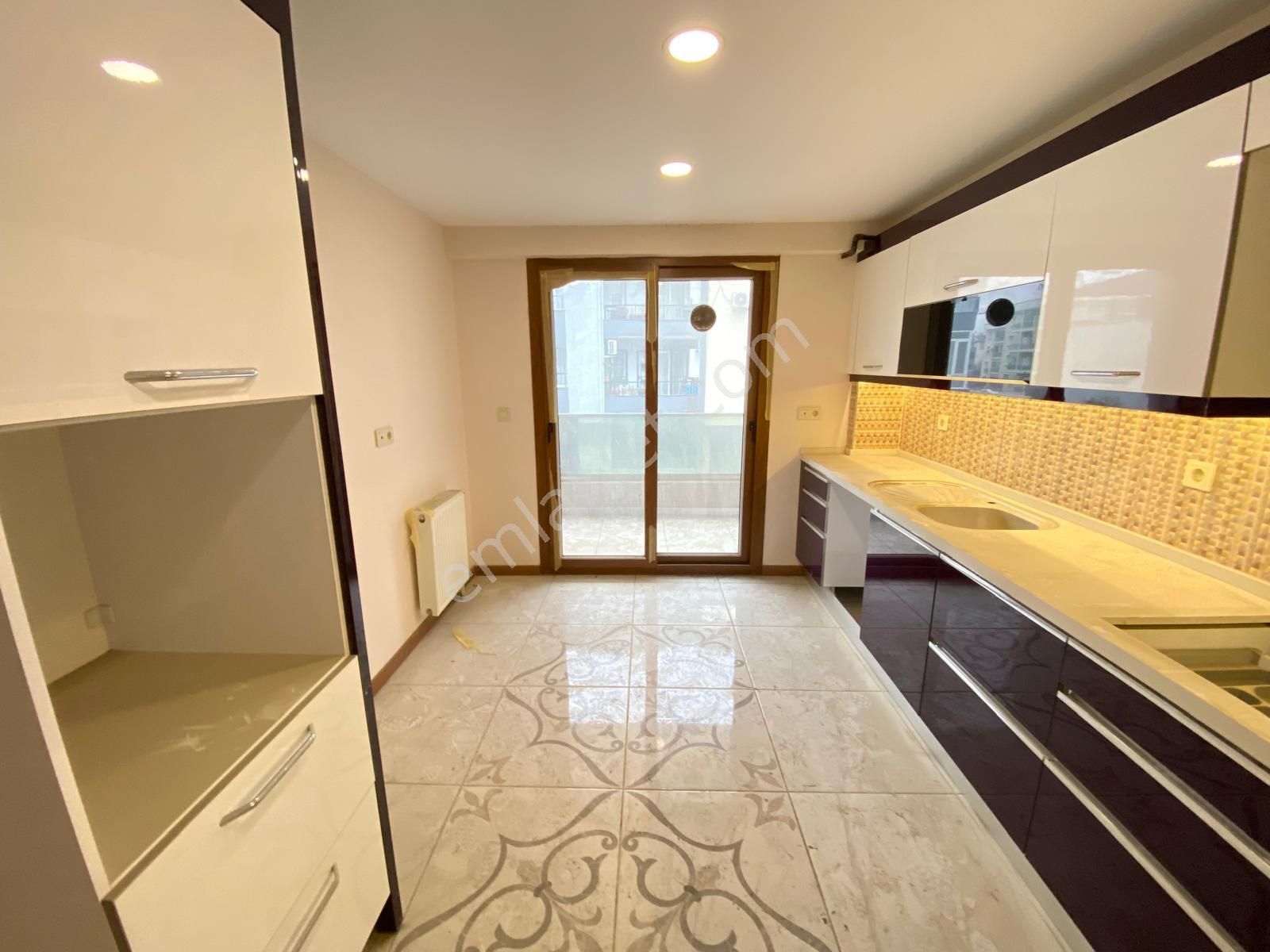 Buca Yenigün Mah Kolej Karşısı Ara Kat Köşe Çift Banyo Asansörlü - Görsel 11