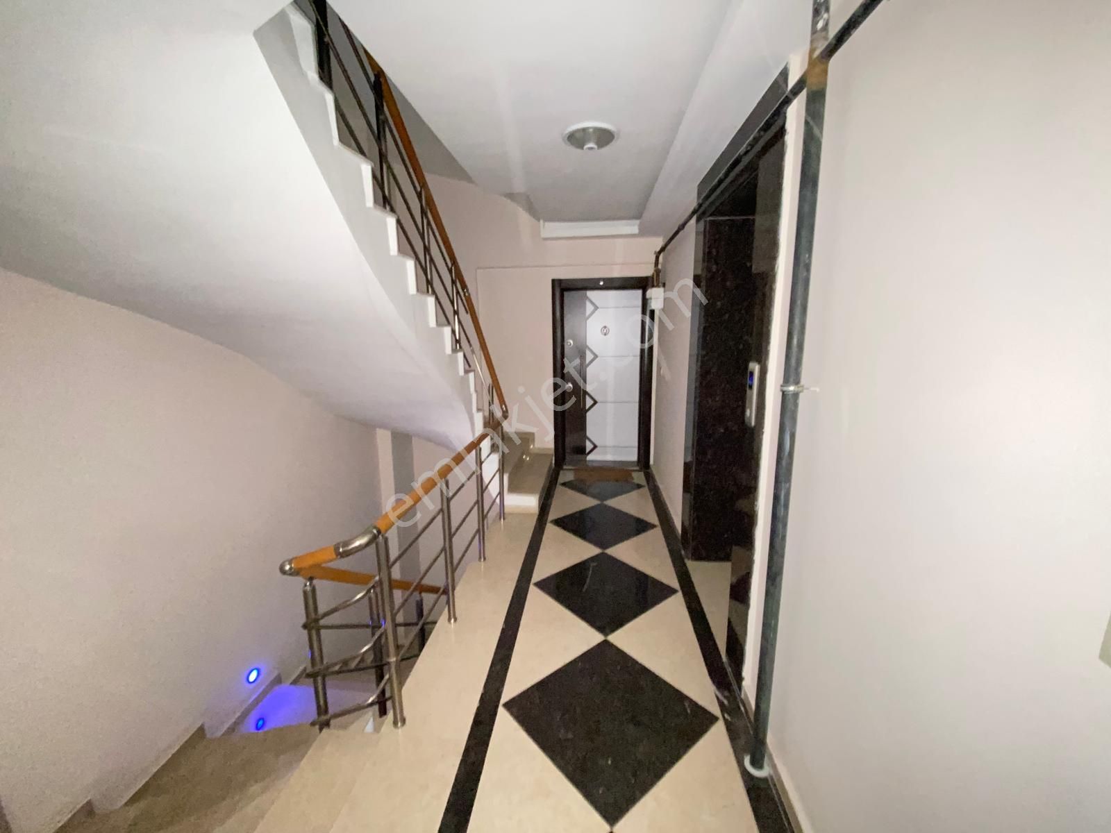 Buca Yenigün Mah Kolej Karşısı Ara Kat Köşe Çift Banyo Asansörlü - Görsel 25