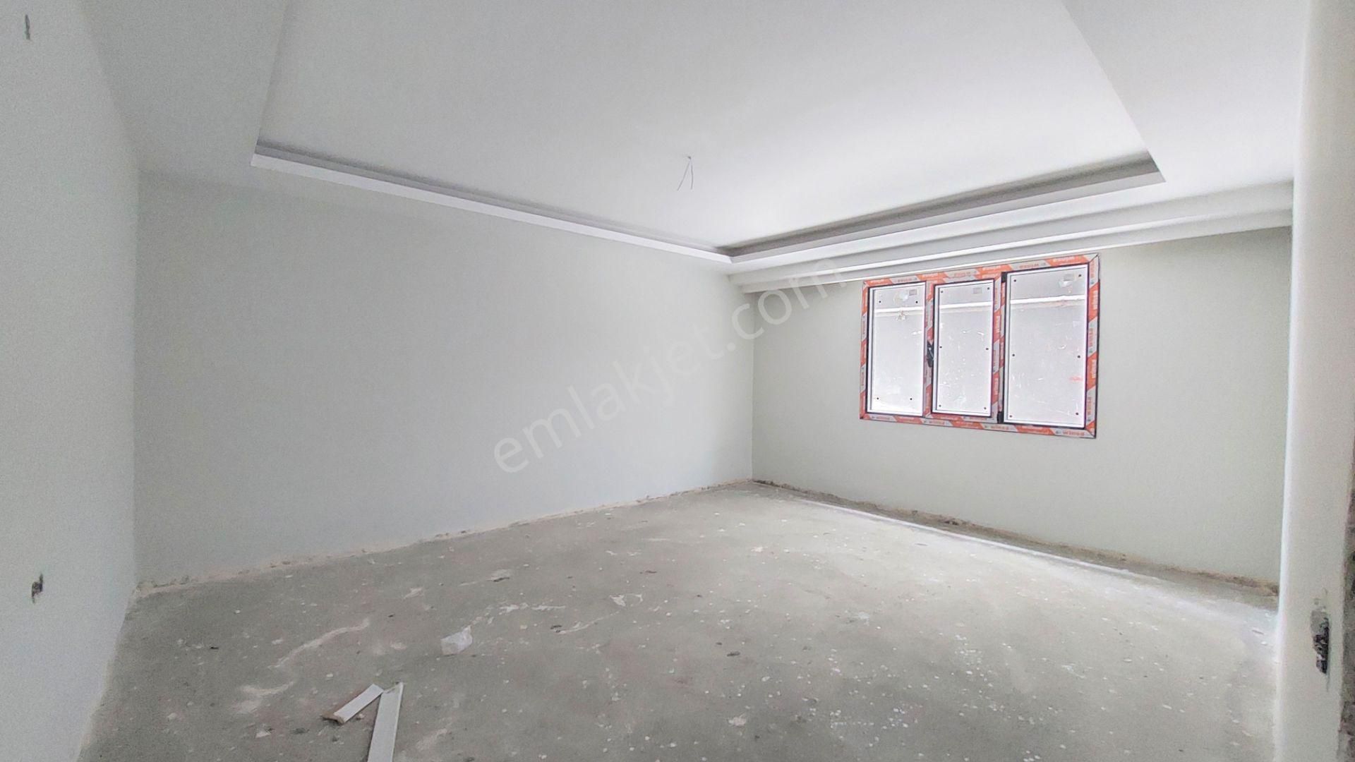 Ersin Emlak İstanbul/4 Katlı *0 Bina* K.otoparklı-asansörlü-3+1