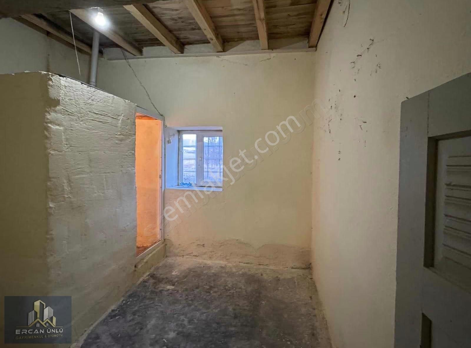 Pazarören Fatih Mah.'de 10.576 M² Müstakil Ev Ve Ahırlı Tarla - Görsel 17