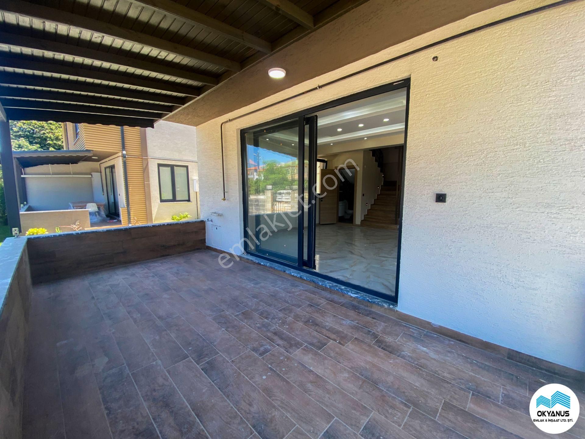 Karasu'da Geniş Teraslı Ortak Havuzlu 3+1 Modern Villa - Görsel 28