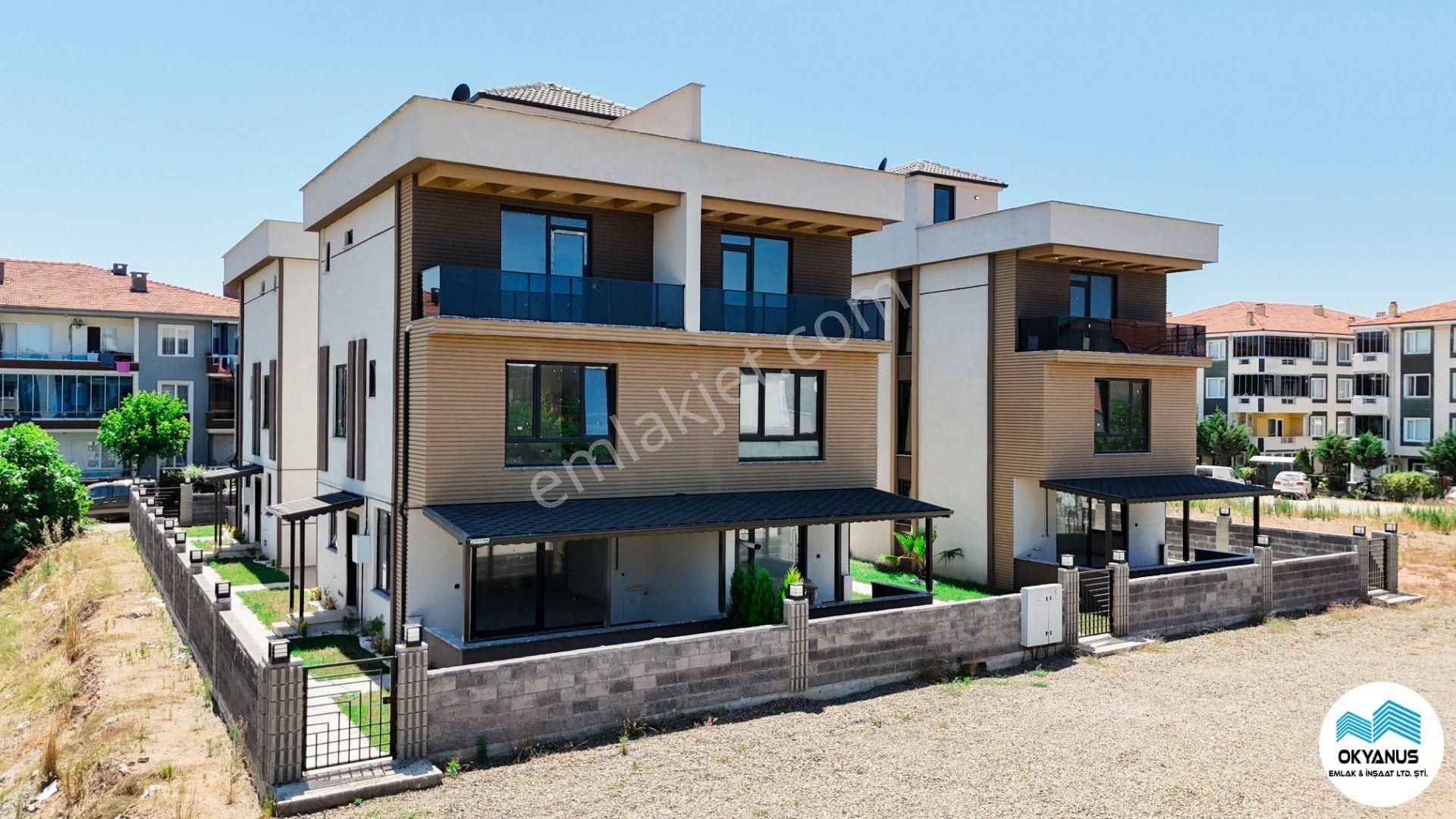 Karasu'da Geniş Teraslı Ortak Havuzlu 3+1 Modern Villa - Görsel 5