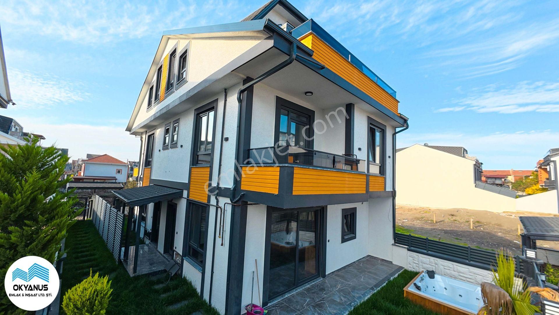 Kocaali’de Satılık 3+1 Villa Jakuzili Bahçe Keyfiyle