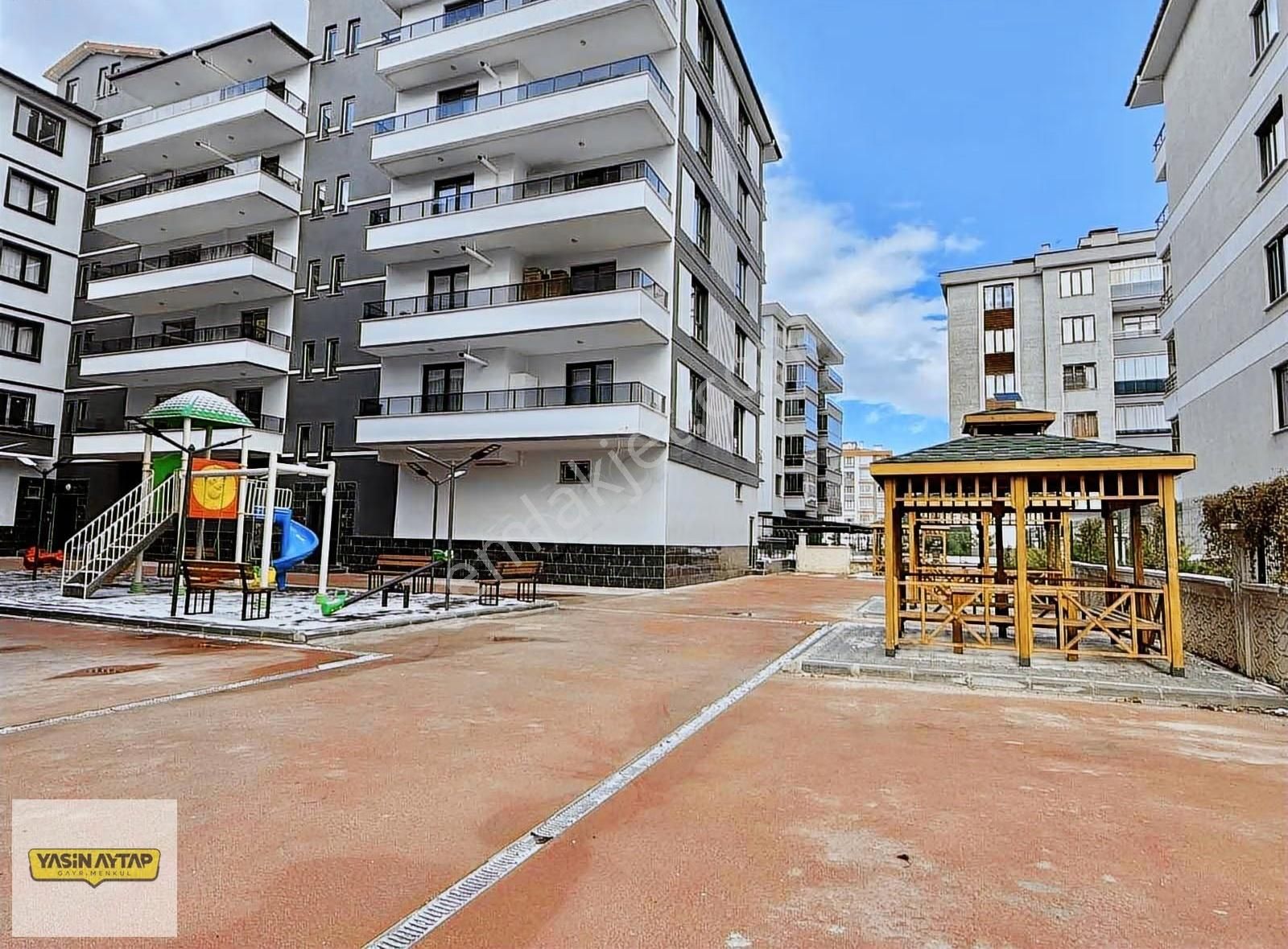 Hacıveyiszade Mah. Ali Ulvi Kurucu Cad. Satılık Sıfır 3+1 Daire - Görsel 4