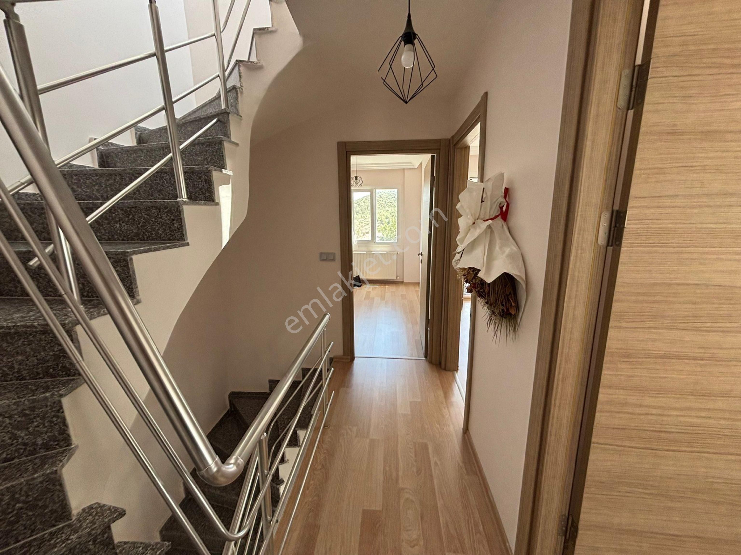 Sahibinden Acill Satılık.!!! Yeni Foça’da 4+1 Tripleks Lüks Villa Deniz Manzaralı - Görsel 25