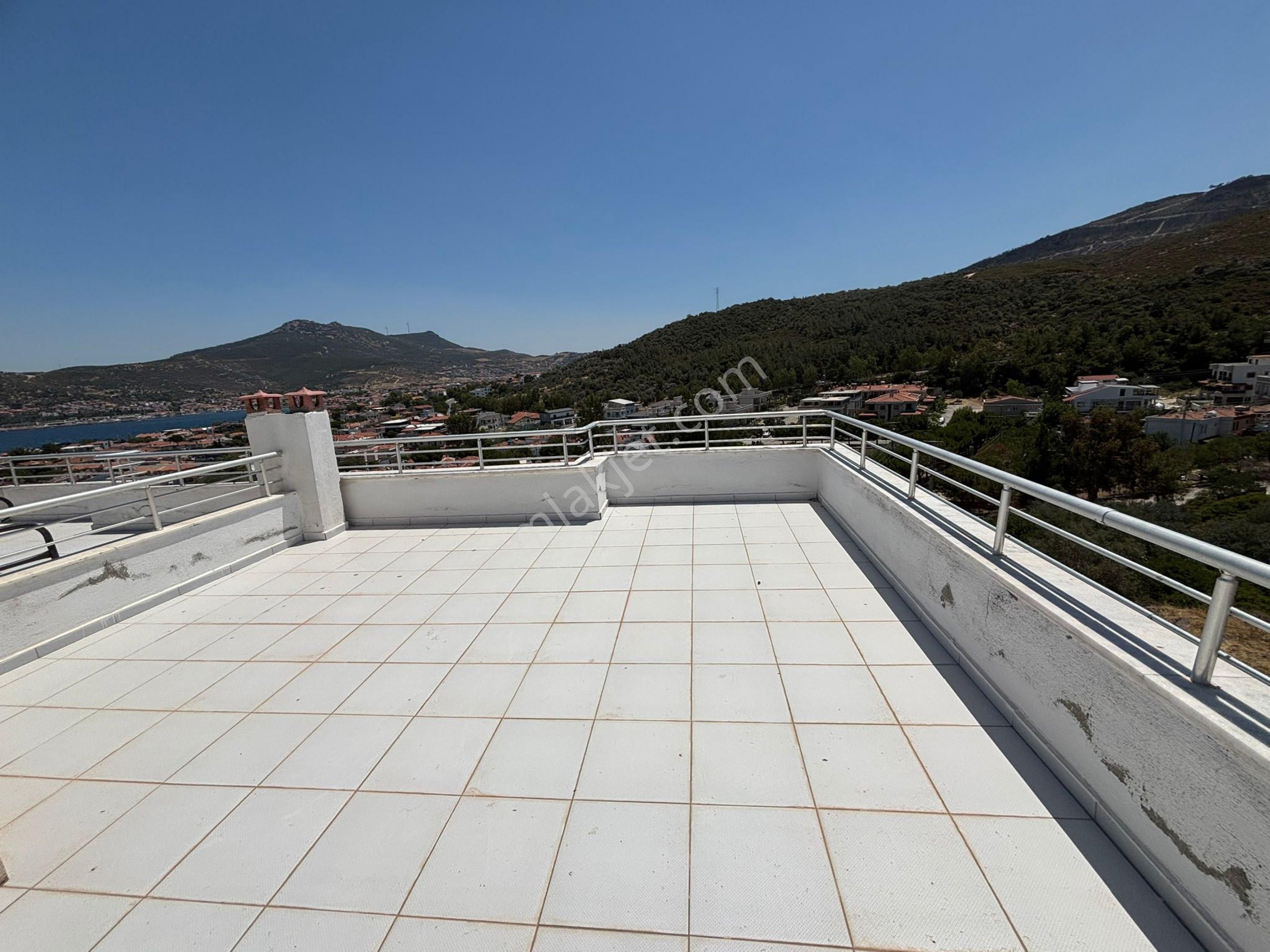 Sahibinden Acill Satılık.!!! Yeni Foça’da 4+1 Tripleks Lüks Villa Deniz Manzaralı - Görsel 28