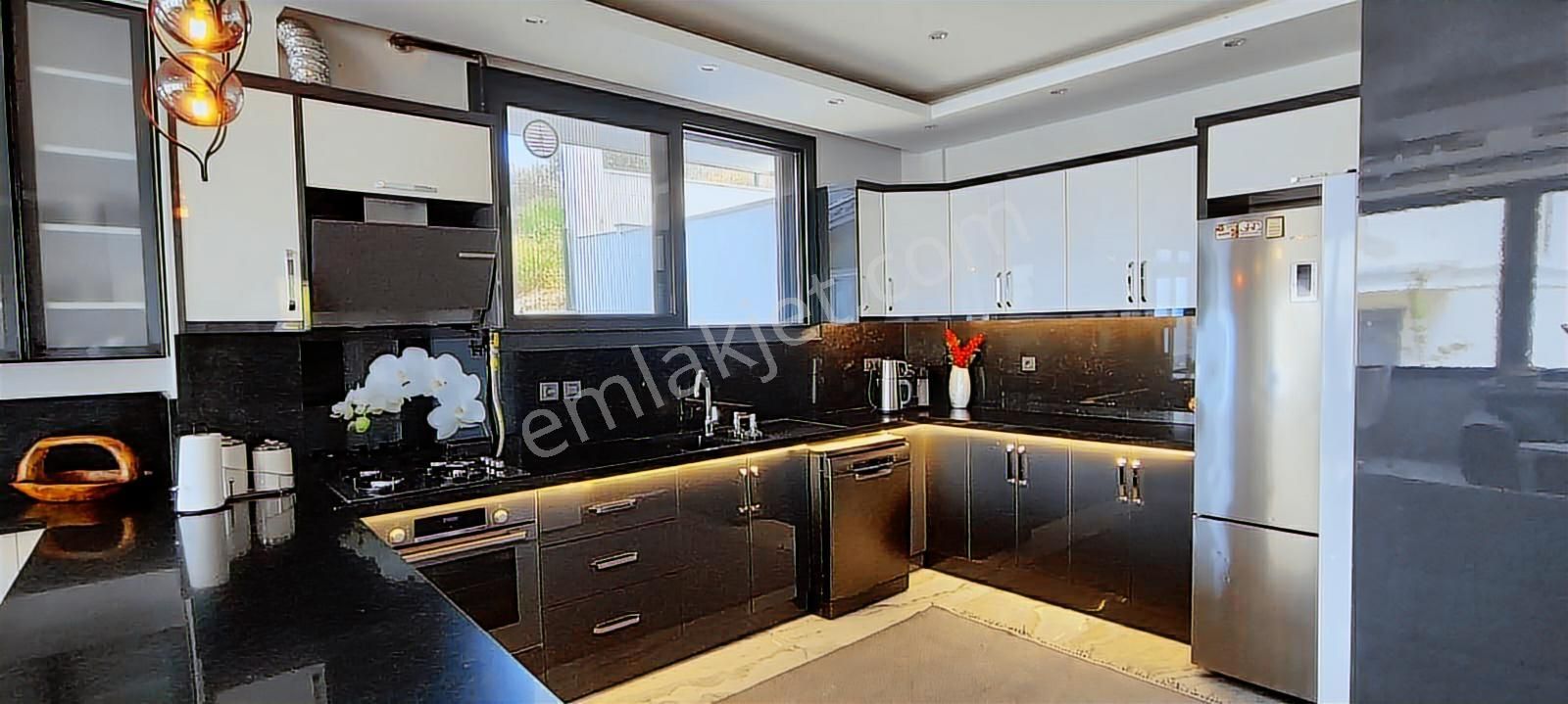 Rw Nefes' Ten Pelitköy' De Emsalsiz Full Deniz Manzaralı Villa - Görsel 14