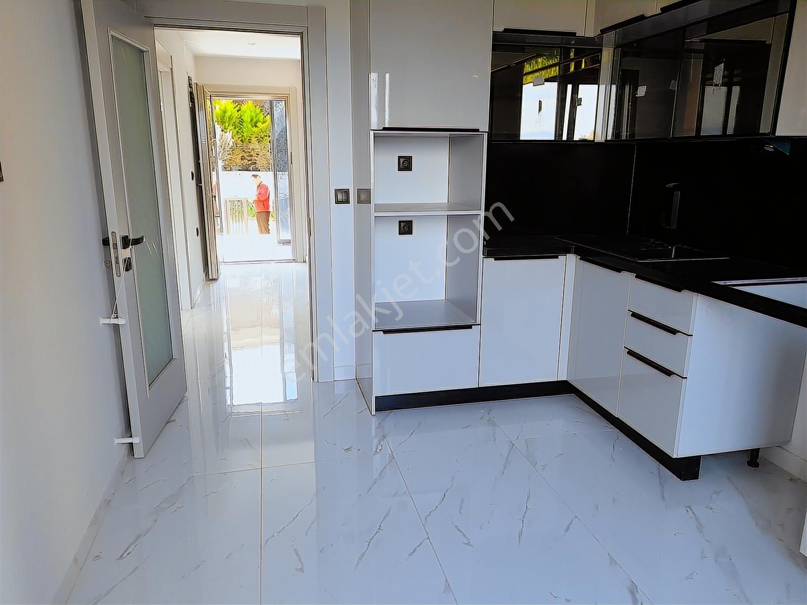 Rw Nefes' Ten Pelitköy' De Denize Sıfır Ultra Lüks Villa - Görsel 13