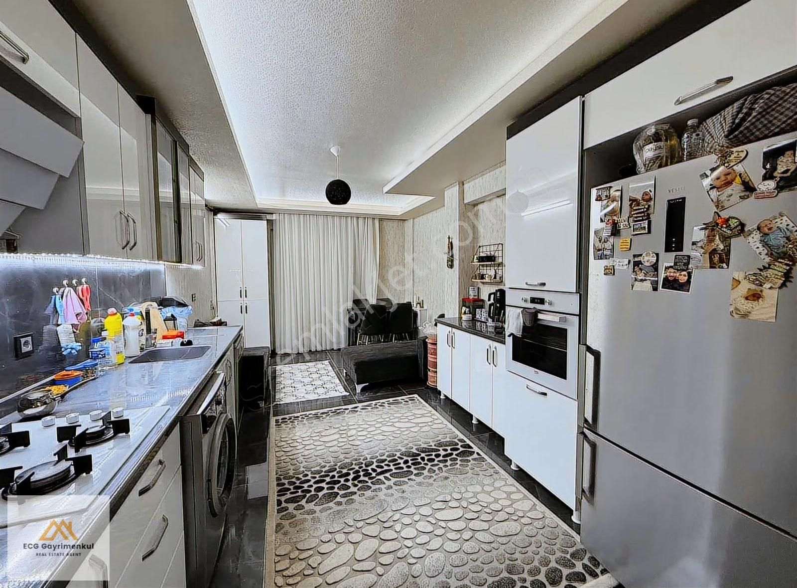 Ecg'den; Sıfır Sitede Çok Geniş Teras Balkonlu Süper Uygun Daire