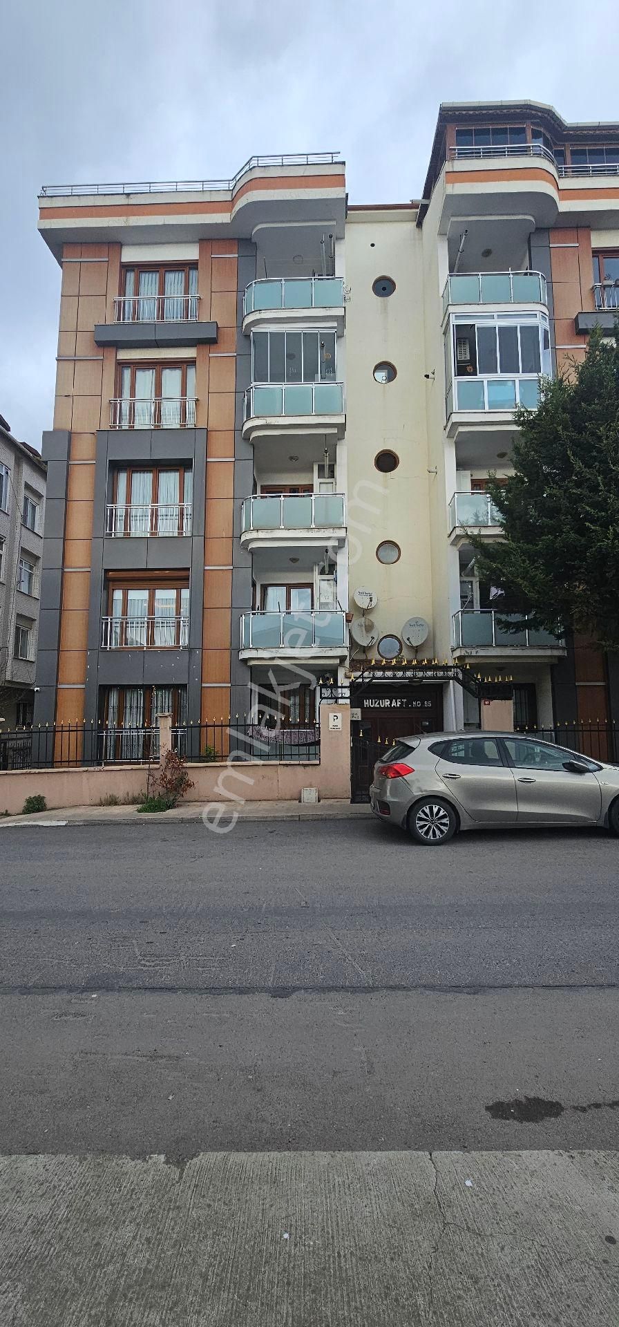 Güzelyalı Marmaray İstasyonunun Karşısında Sahibinden 3+1 Daire