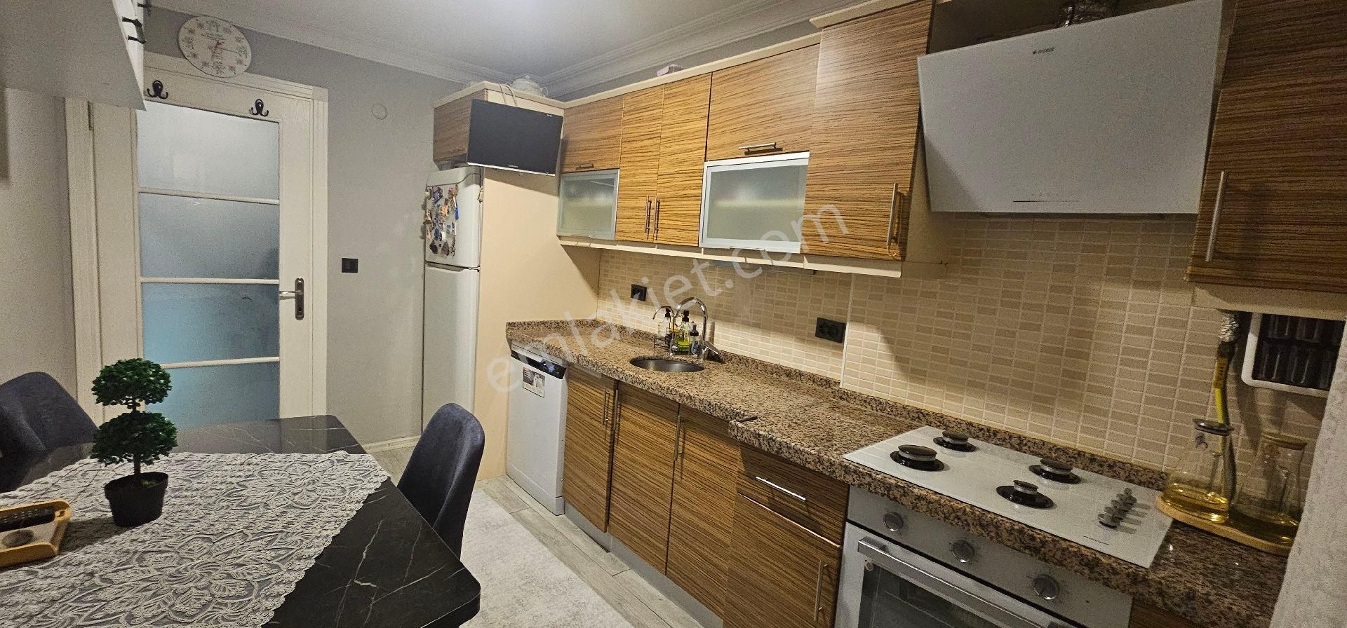 Güzelyalı Marmaray İstasyonunun Karşısında Sahibinden 3+1 Daire - Görsel 8