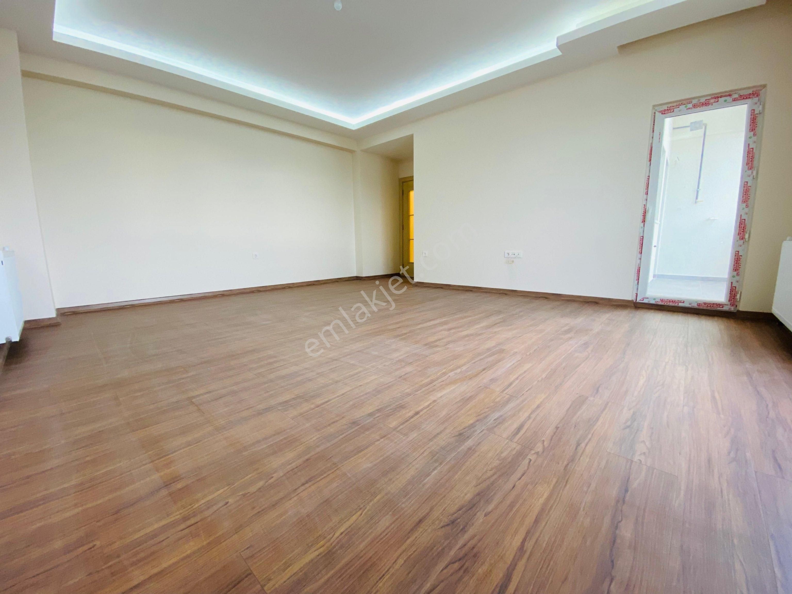 Adil Mah.satılık 5+2 İmarlı İskanlı Üst Dublexs Daire