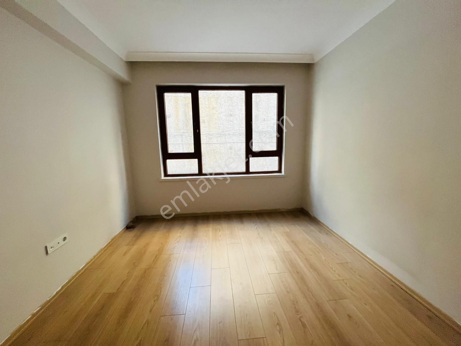 Valentia'dan Yerden Isıtmalı Ara Katta Kiralık 3+1 Daire !!! - Görsel 17