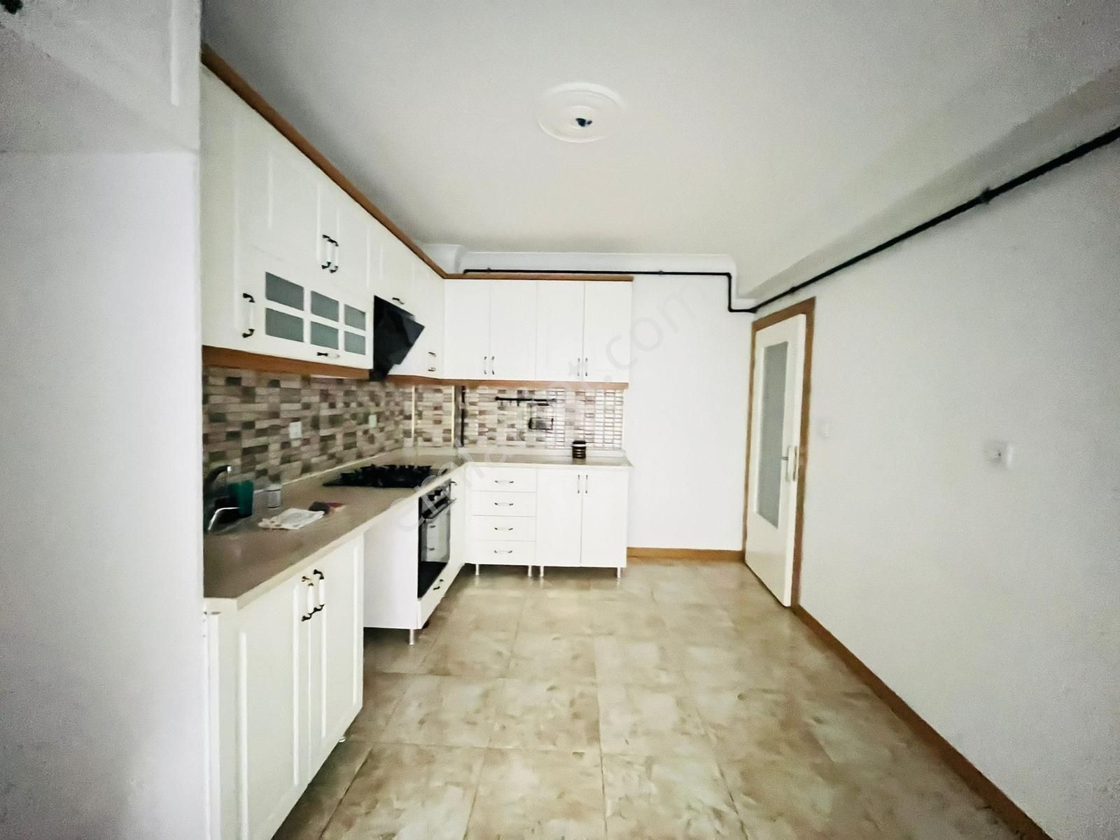 Valentia'dan Yerden Isıtmalı Ara Katta Kiralık 3+1 Daire !!! - Görsel 30