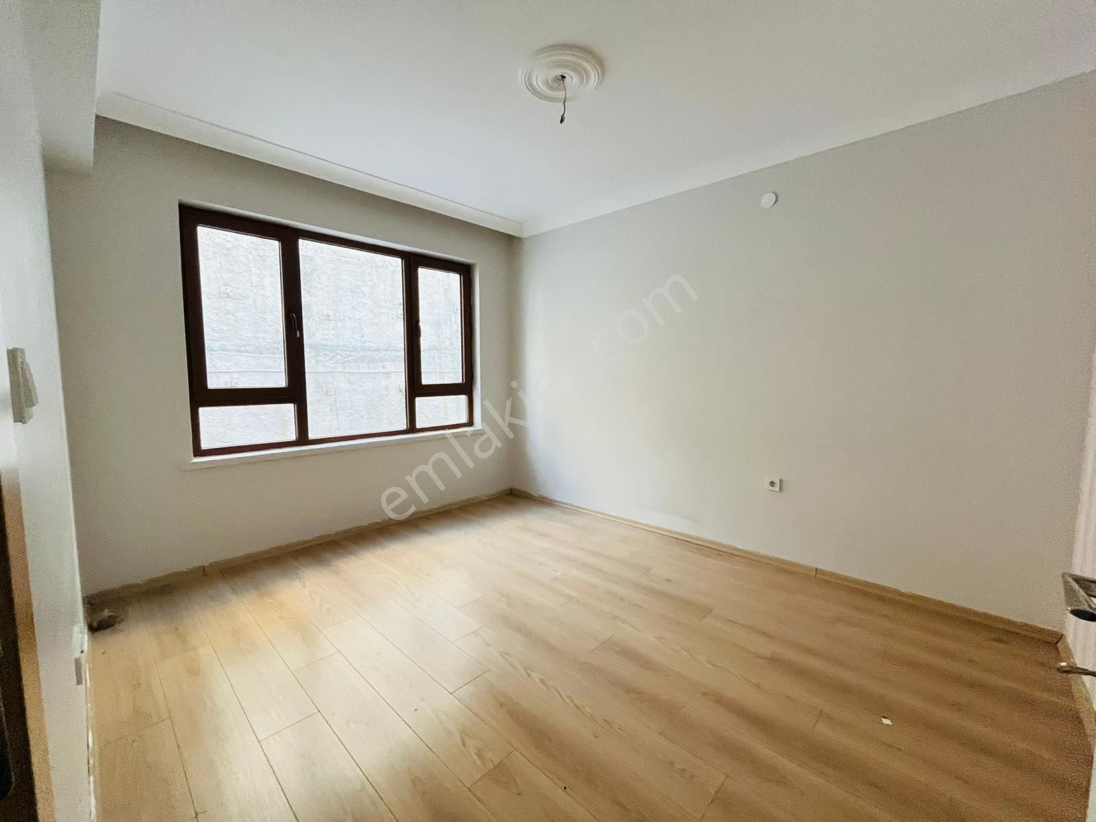 Valentia'dan Yerden Isıtmalı Ara Katta Kiralık 3+1 Daire !!! - Görsel 28