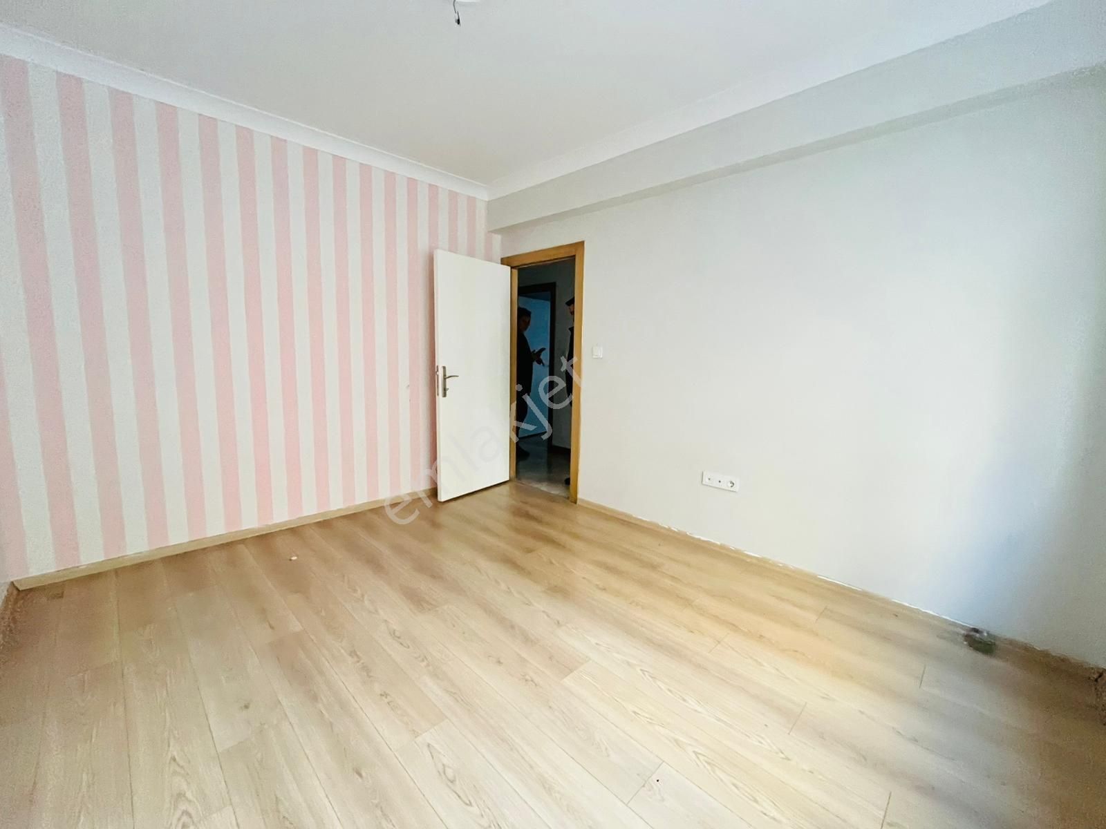Valentia'dan Yerden Isıtmalı Ara Katta Kiralık 3+1 Daire !!! - Görsel 27