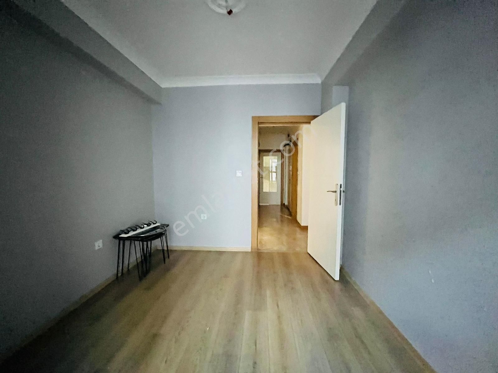 Valentia'dan Yerden Isıtmalı Ara Katta Kiralık 3+1 Daire !!! - Görsel 10