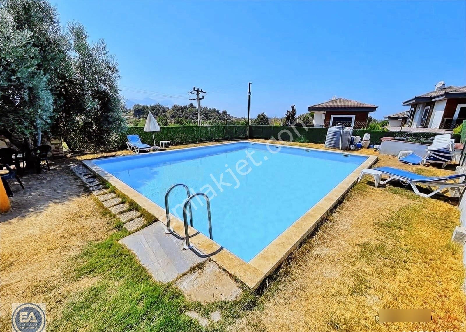 Kuşadası Davutlar'da Havuzlu Sitede 3 + 1 Manzaralı Satılık - Görsel 8