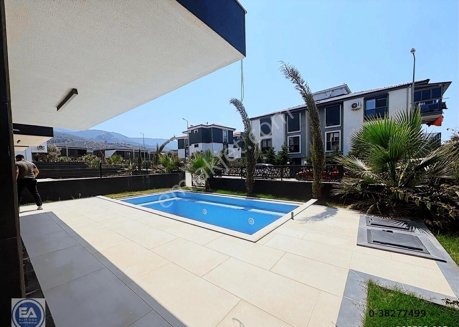 Kuşadası Davutlar'da 5+1 Özel Havuzlu Müstakil Sıfır Satılık - Görsel 17