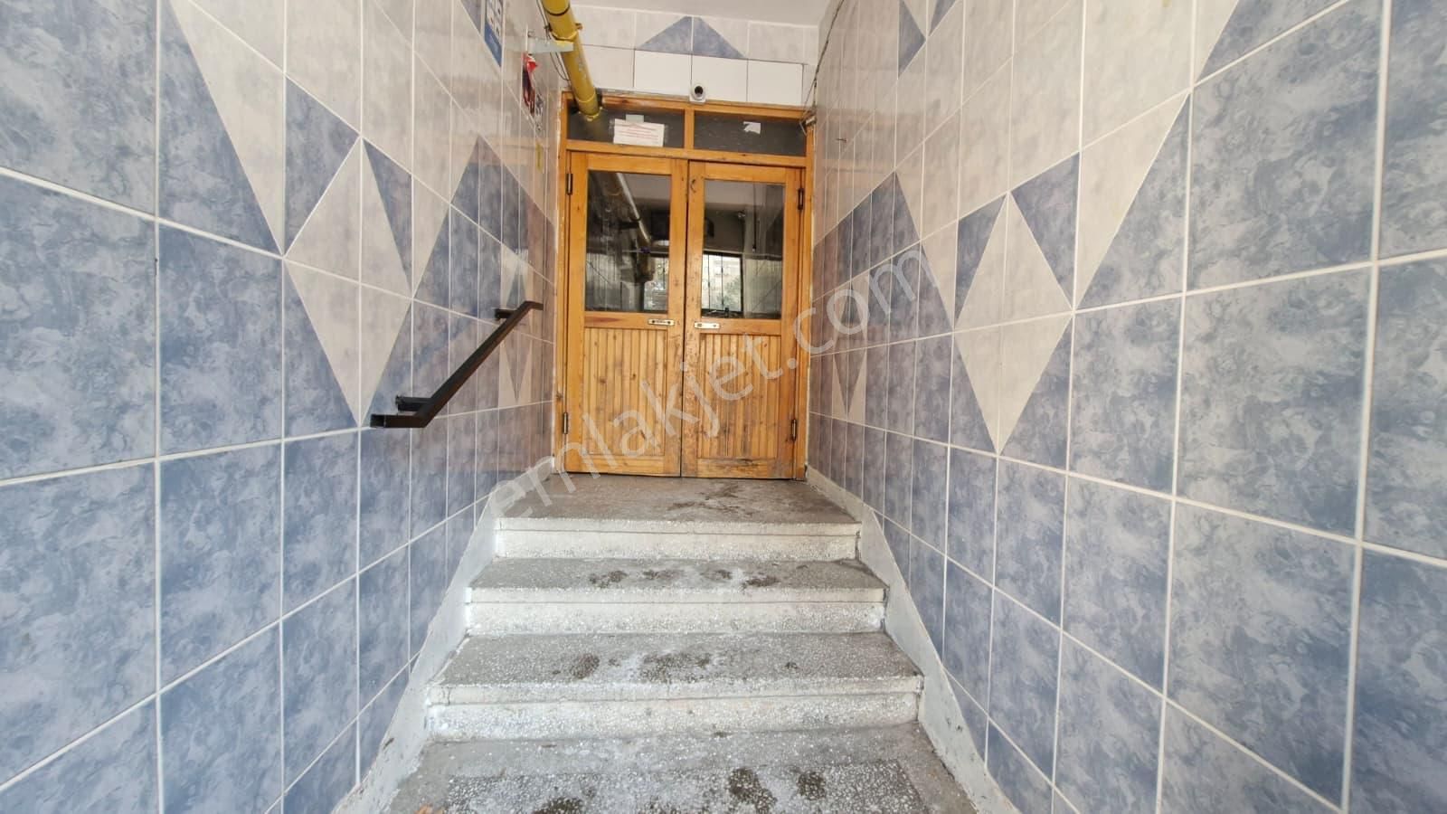 Kocatepe Mahallesi Kombili Ara Kat 3+1 Satılık Daire - Görsel 2