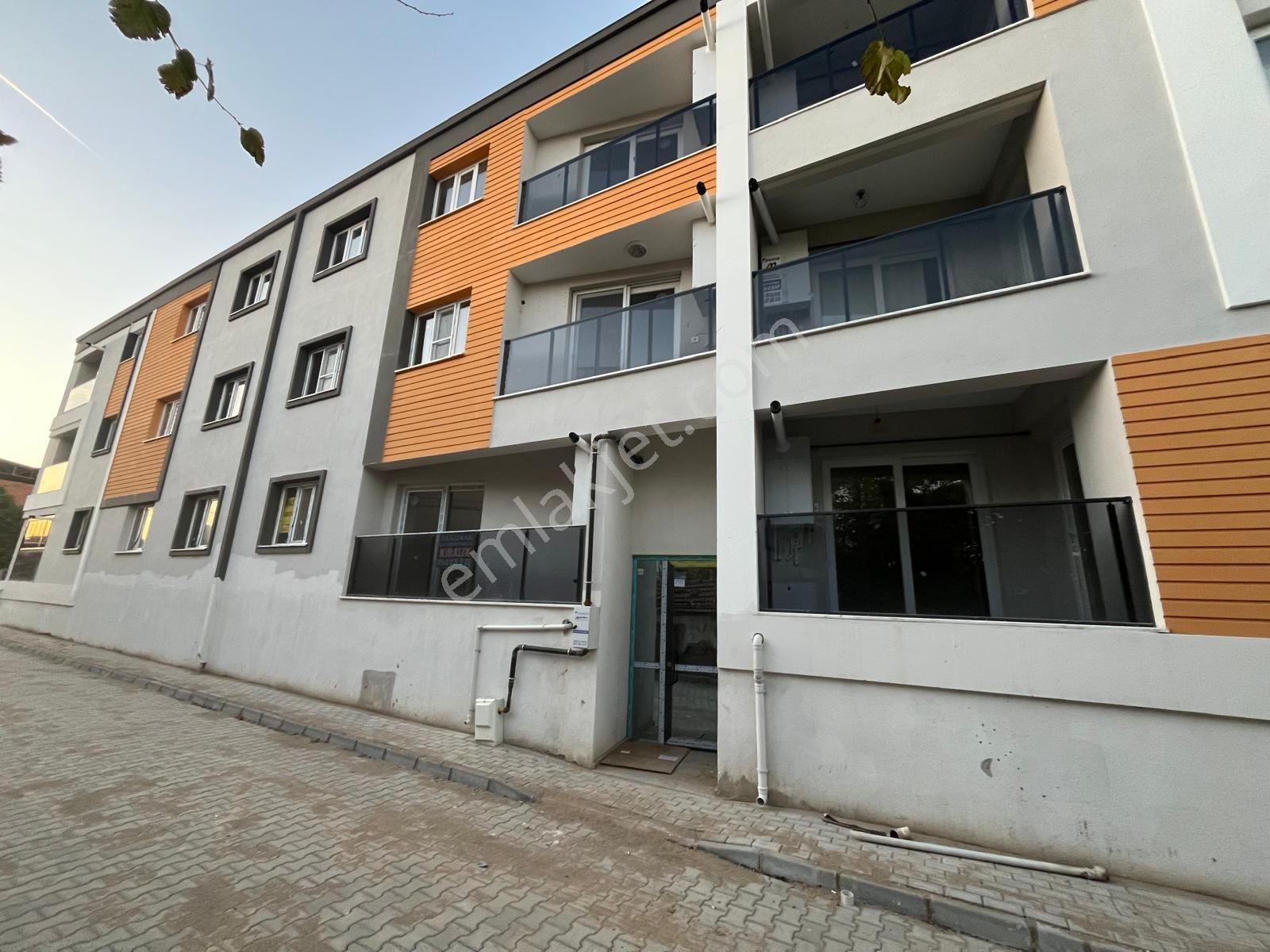 Miray Emlaktan Yenimahallede Doğalgazlı Kiralık 2+1 Daire - Görsel 2