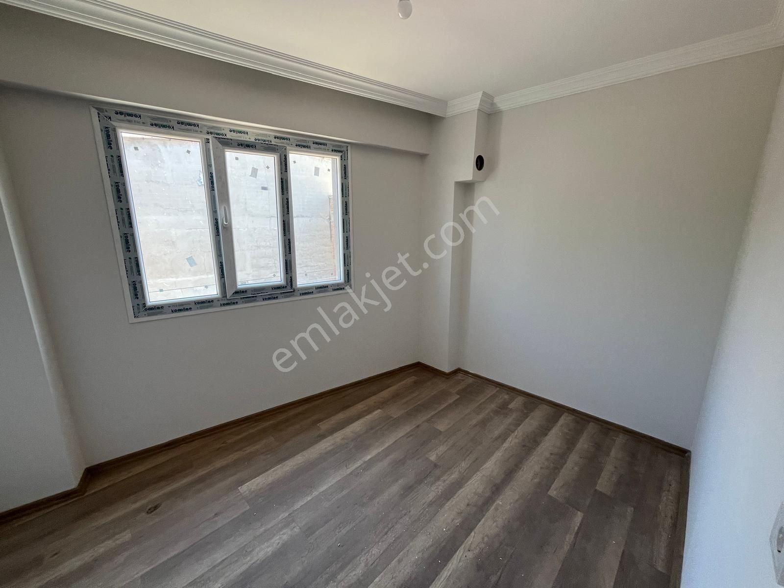 Miray Emlaktan Yenimahallede Doğalgazlı Kiralık 2+1 Daire - Görsel 11