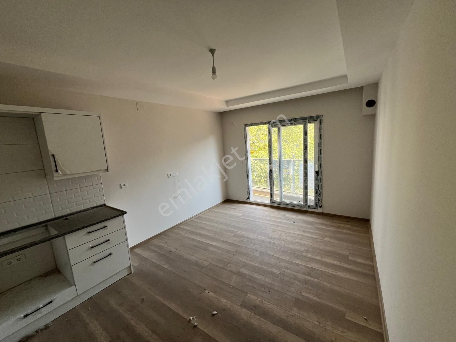 Miray Emlaktan Yenimahallede Doğalgazlı Kiralık 2+1 Daire - Görsel 5