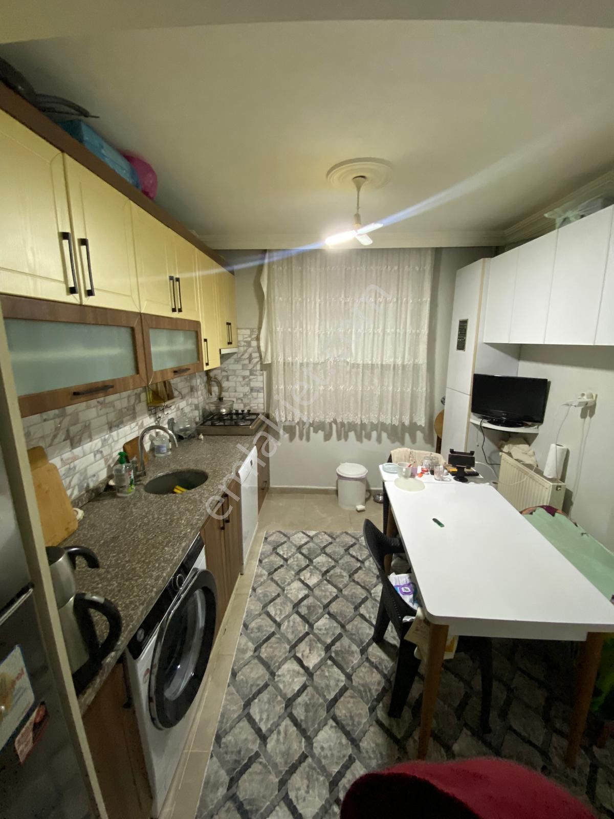 Bayrampaşa Muratpaşa 2+1 Bahçe Katı 10 Yıllık Asansörlü Krediye Uygun Asansörlü - Görsel 3