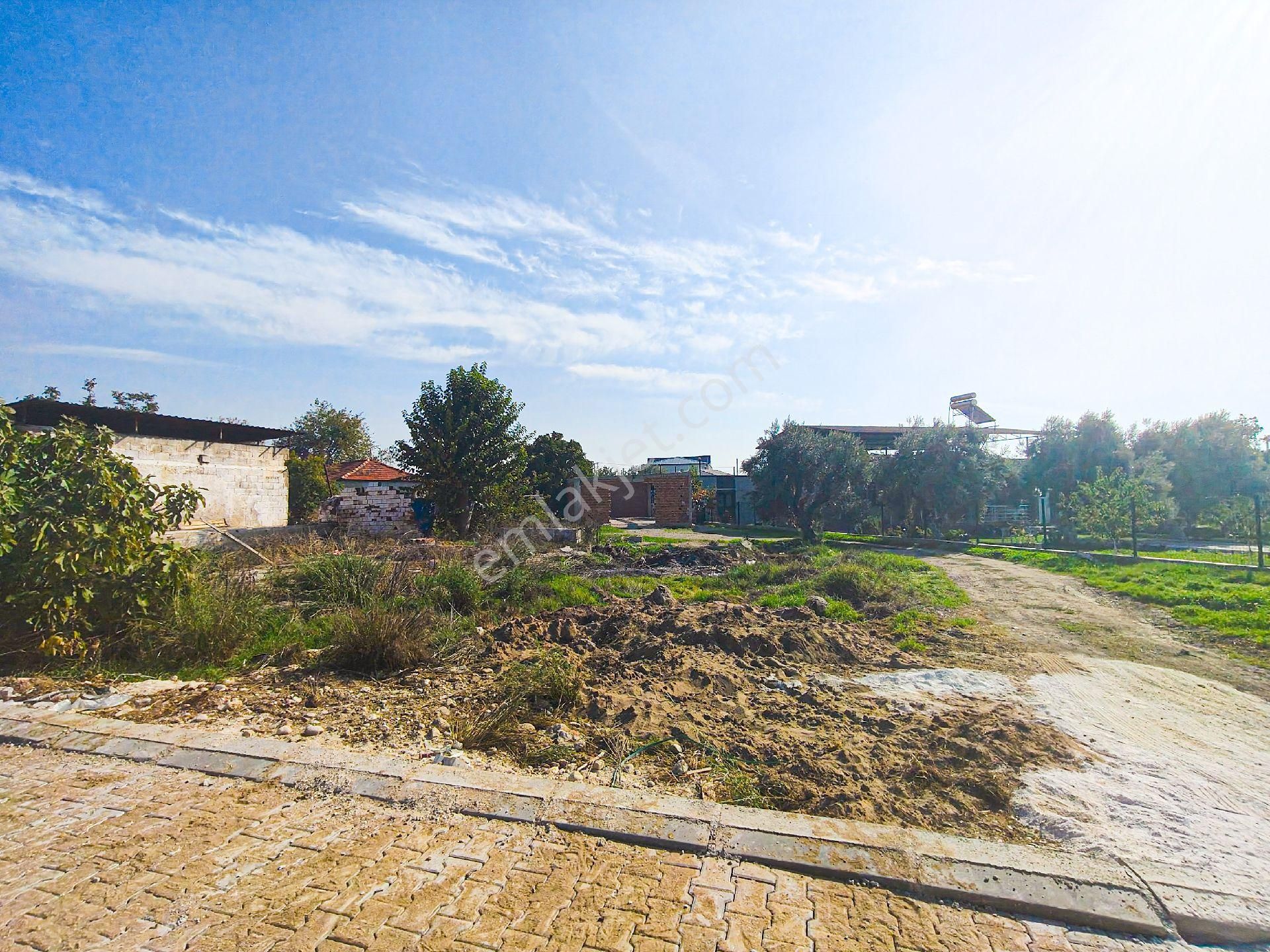 6 Dairelik 3 Kat İmarlı "560m2" Arsa