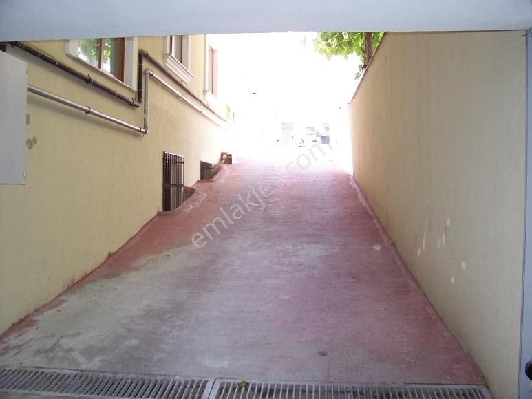 Altıntepe Genç Apt.garajlı Kombili Satılık Lüks Giriş Daire 1+1 - Görsel 28