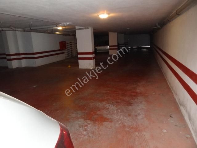 Altıntepe Genç Apt.garajlı Kombili Satılık Lüks Giriş Daire 1+1 - Görsel 20