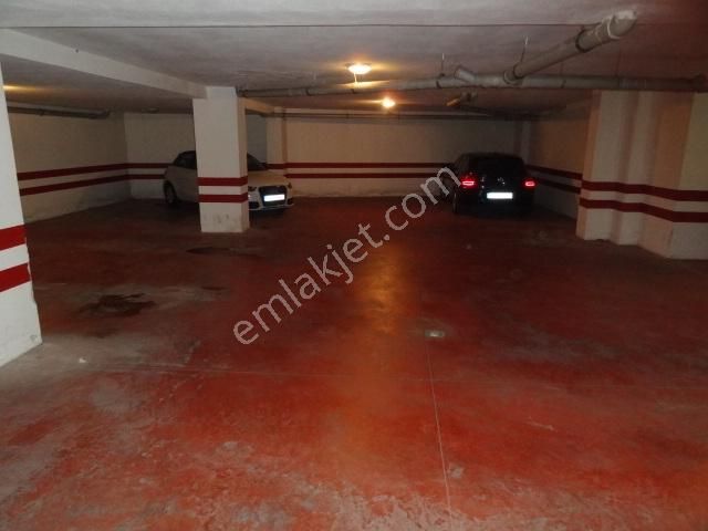 Altıntepe Genç Apt.garajlı Kombili Satılık Lüks Giriş Daire 1+1 - Görsel 34