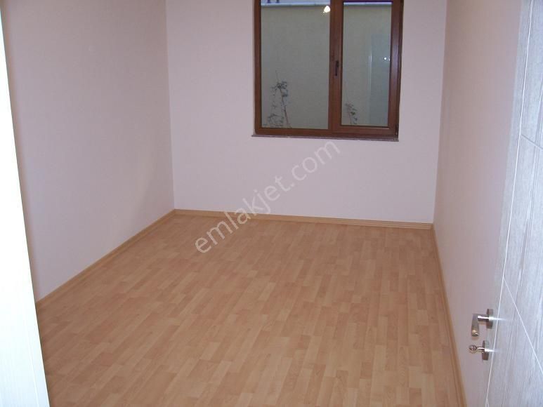 Altıntepe Genç Apt.garajlı Kombili Satılık Lüks Giriş Daire 1+1 - Görsel 18