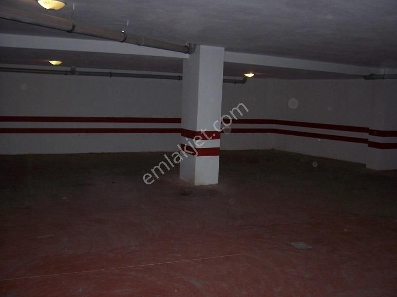 Altıntepe Genç Apt.garajlı Kombili Satılık Lüks Giriş Daire 1+1 - Görsel 35