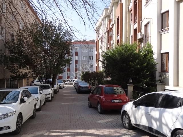 Altıntepe Genç Apt.garajlı Kombili Satılık Lüks Giriş Daire 1+1 - Görsel 31