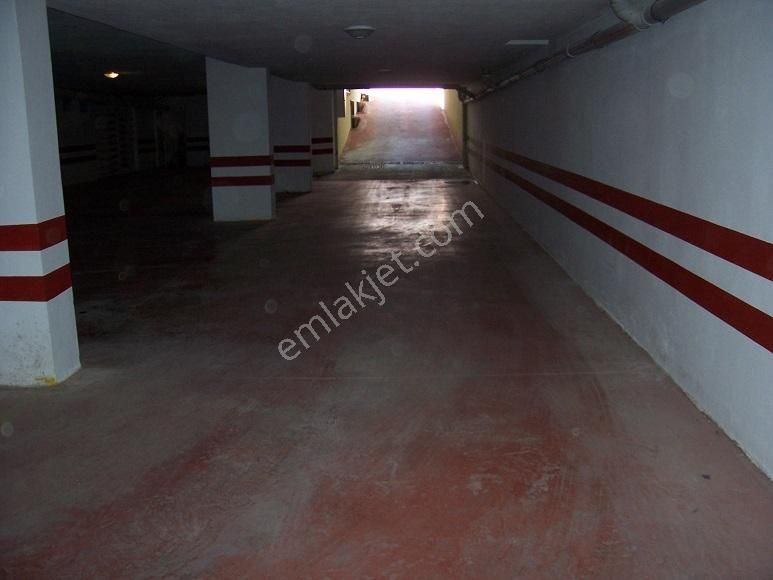 Altıntepe Genç Apt.garajlı Kombili Satılık Lüks Giriş Daire 1+1 - Görsel 29