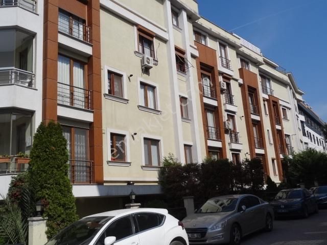 Altıntepe Genç Apt.garajlı Kombili Satılık Lüks Giriş Daire 1+1 - Görsel 3