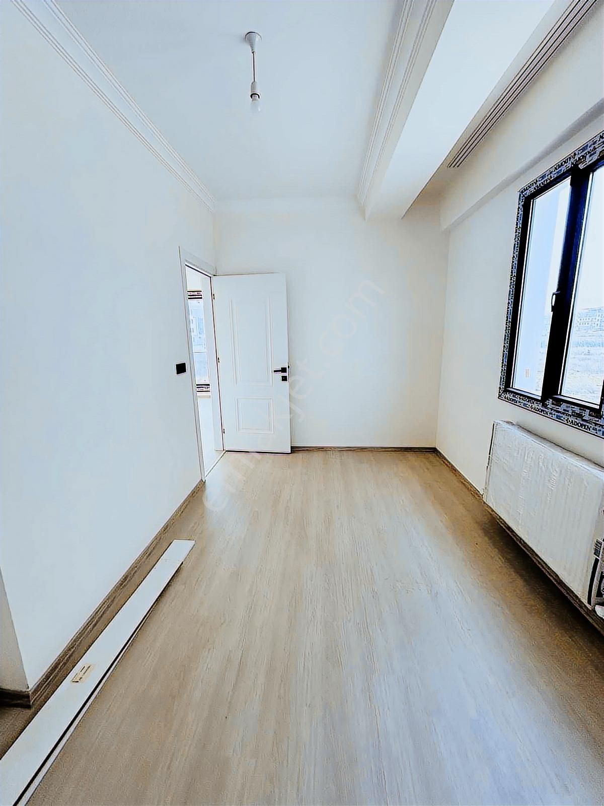 Asil Emlak'tn Muradiye'de Site İçersinde 1+1 Satılık Daire - Görsel 2