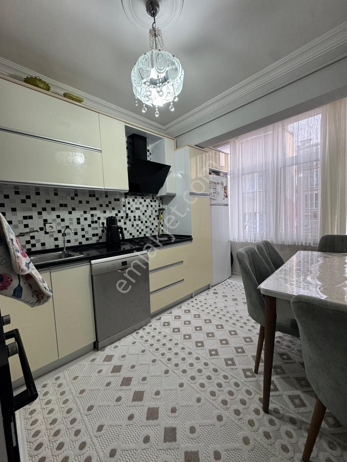 Reşadiye Mahallesinde 3+1 Ara Katta Masrafsız Satılık Daire Fırsatı - Görsel 2