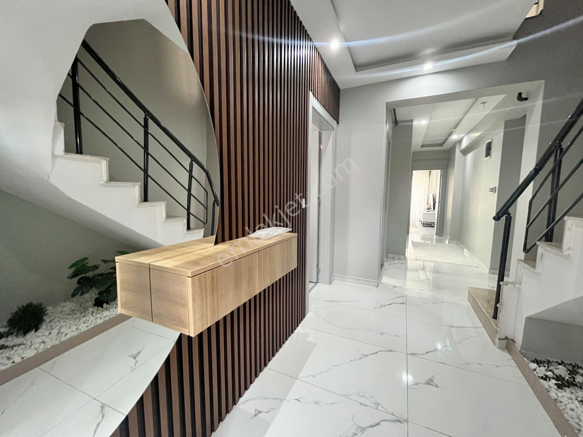 Menemen Uğur Mumcu Mahallesinde Satılık Teraslı Dubleks Daire - Görsel 12