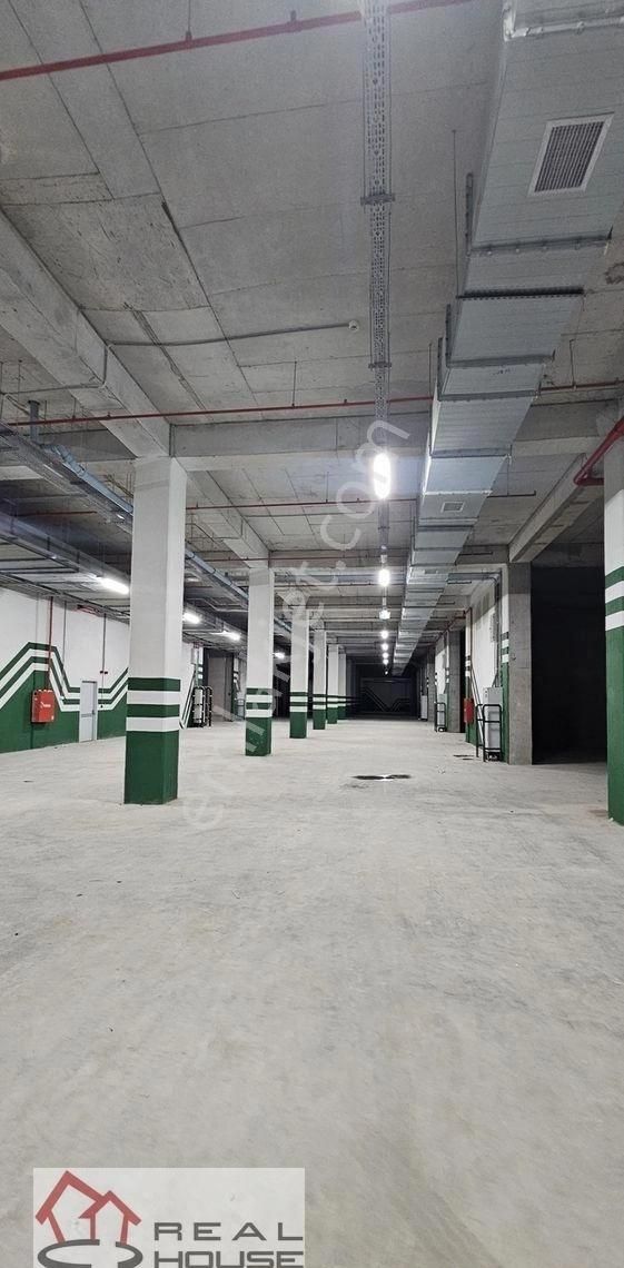 İkitelli Bios 'da Satılık H.6mt İmalathane Depo Atölye