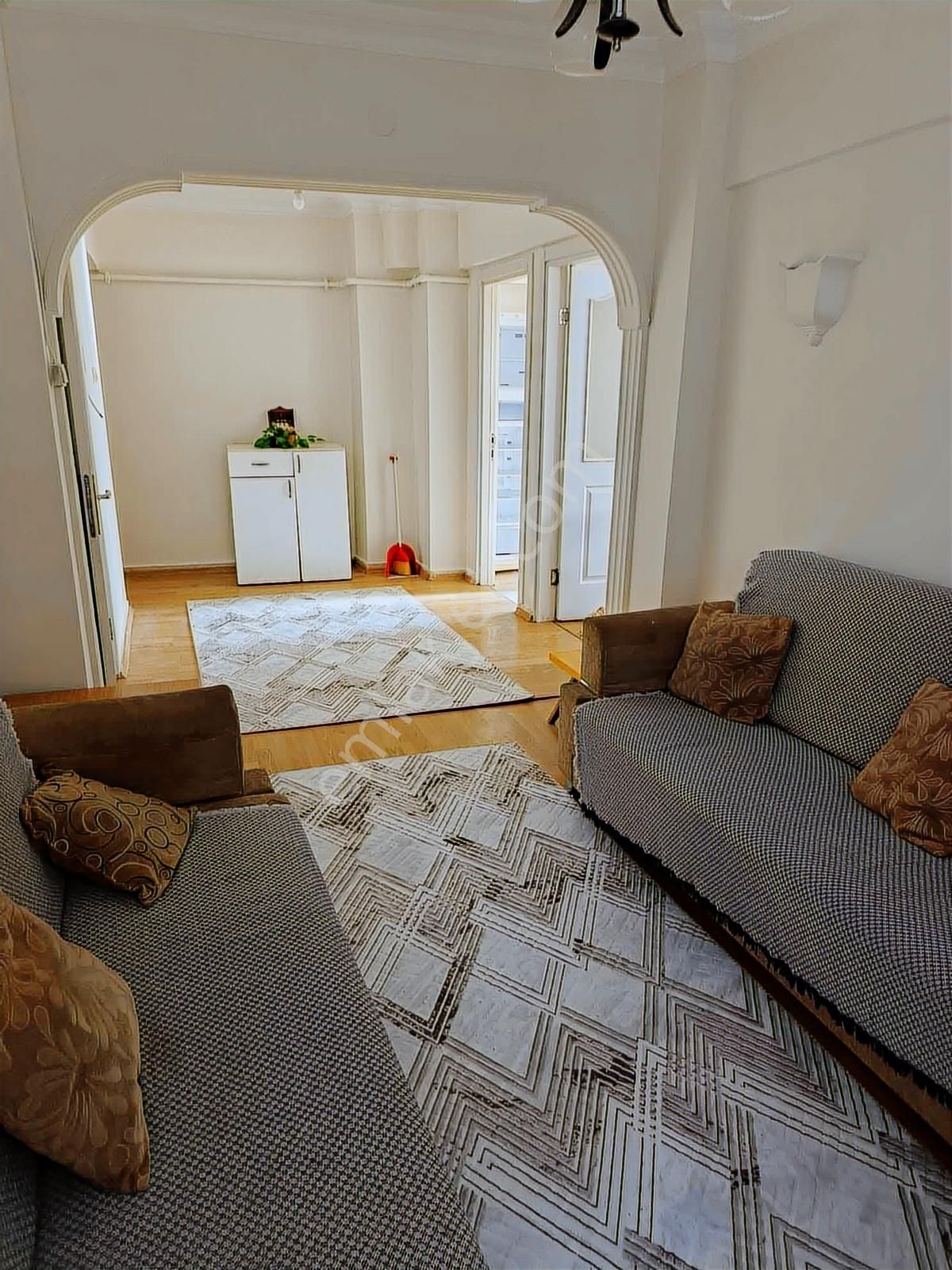 Bahçelievler Mahallesi. Fatih Cad Üzeri Kiralık 2+1 Eşyalı Daire - Görsel 4