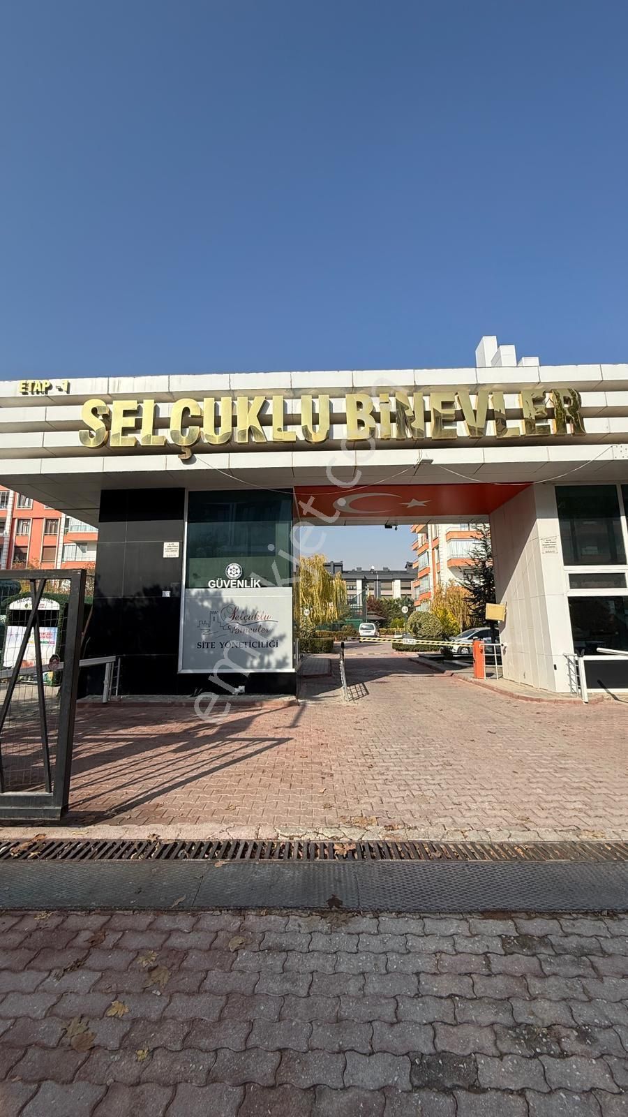 Binevler Sitesi Site İçerisinde 7/24 Güvenlikli