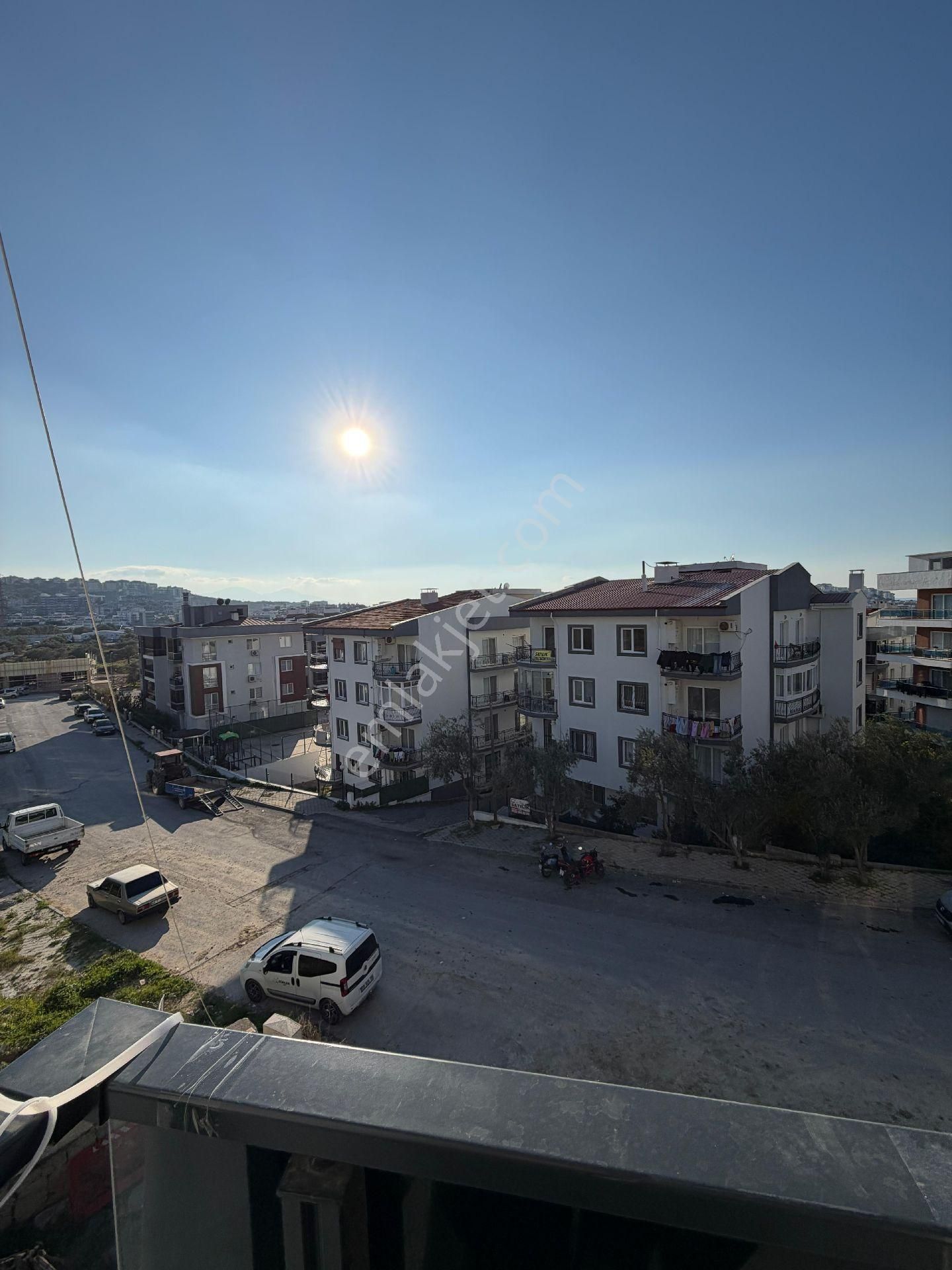 Kuşadası İkiçeşmelik Garaj Arkasında 5 Katlı Asansörlü Yeni Binanın 3.ncü Katı Sıfır 2+1 Daire - Görsel 7