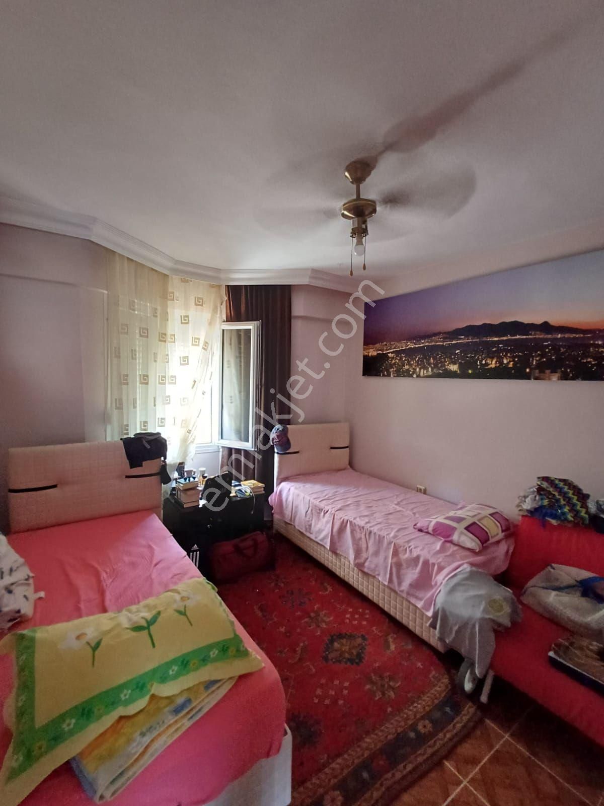 Akarcada Havuzlu Sitede Satılık Villa