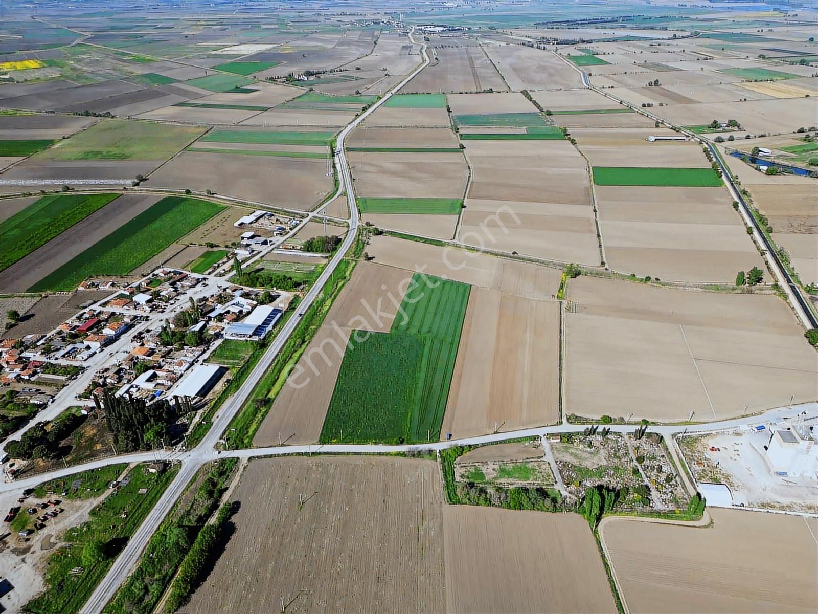 Karacabey Yenisarıbeyde Harika Konumda 31.560 M2 Tarla - Görsel 17