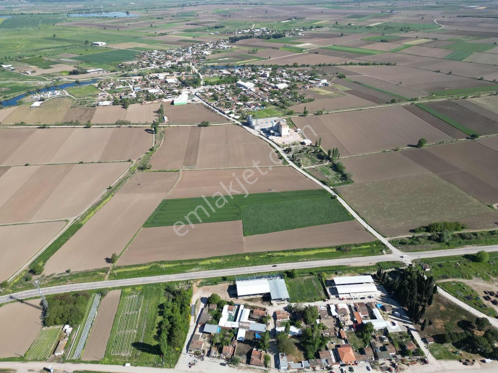 Karacabey Yenisarıbeyde Harika Konumda 31.560 M2 Tarla - Görsel 16