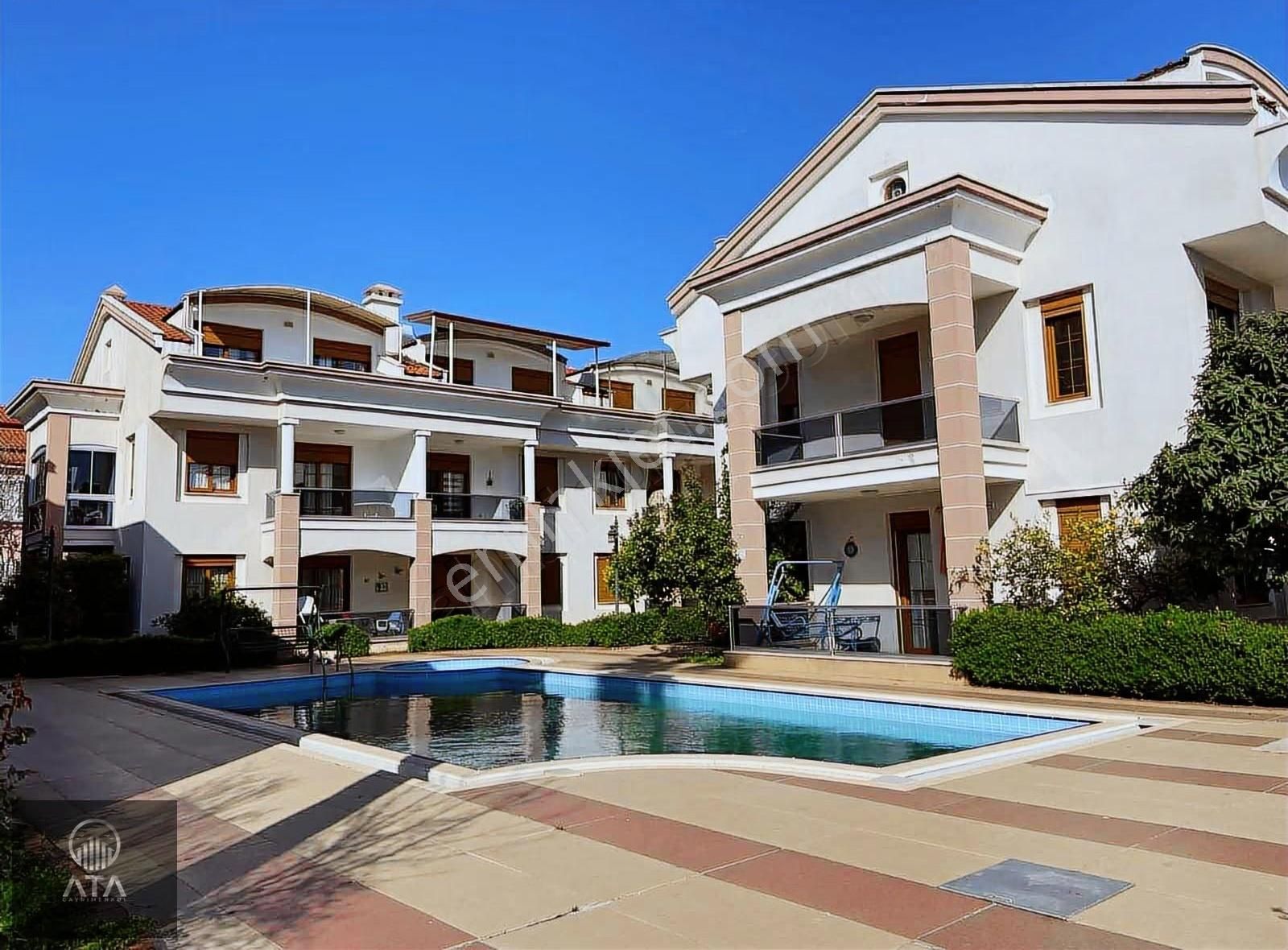 Merkezi Ve Havuzlu Şık Sitede 3 Oda 1 Salon Dubleks Daire