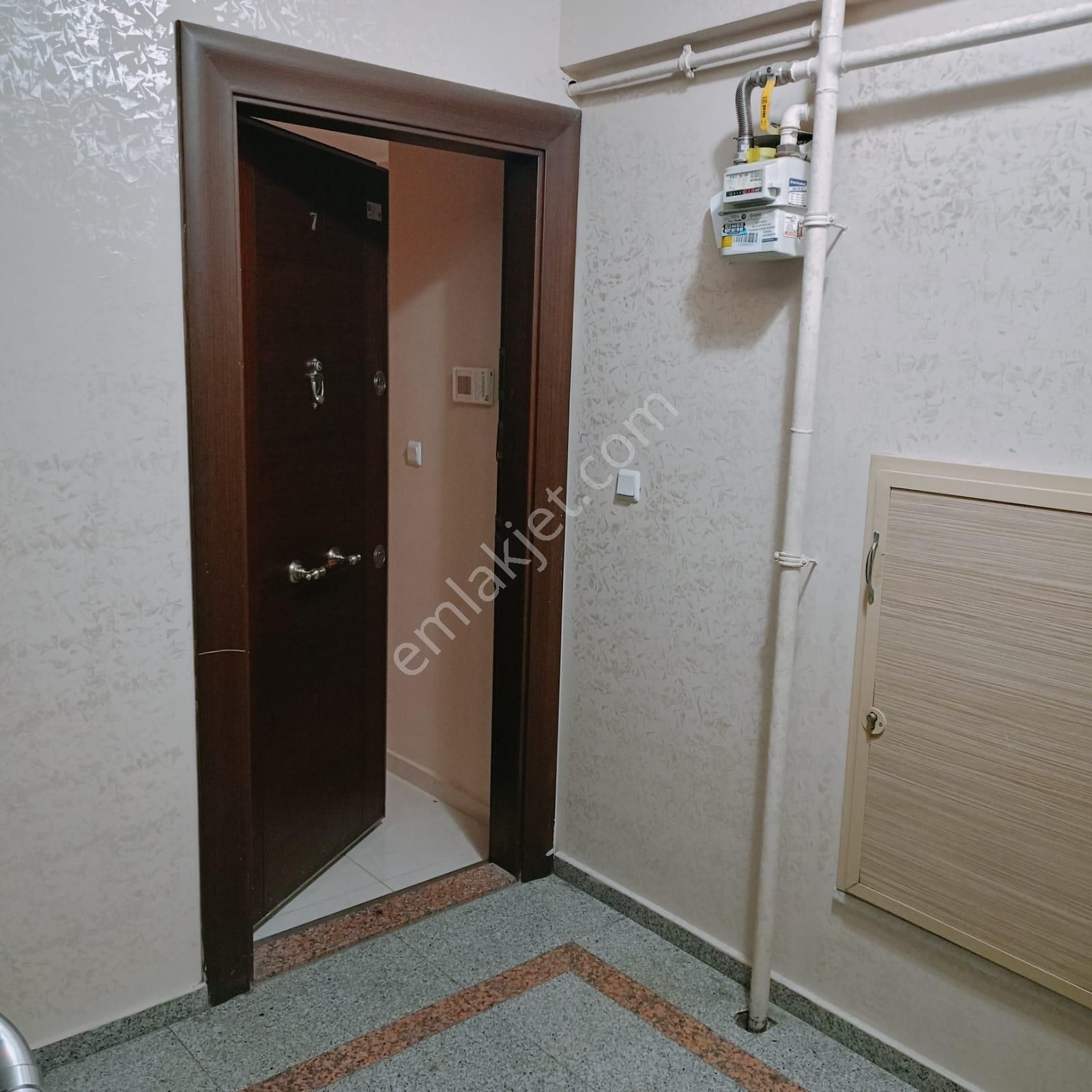 Bahçelievler'de Ferah, Konforlu, Güzel Konumlu 3+1 Satılık Daire - Görsel 11