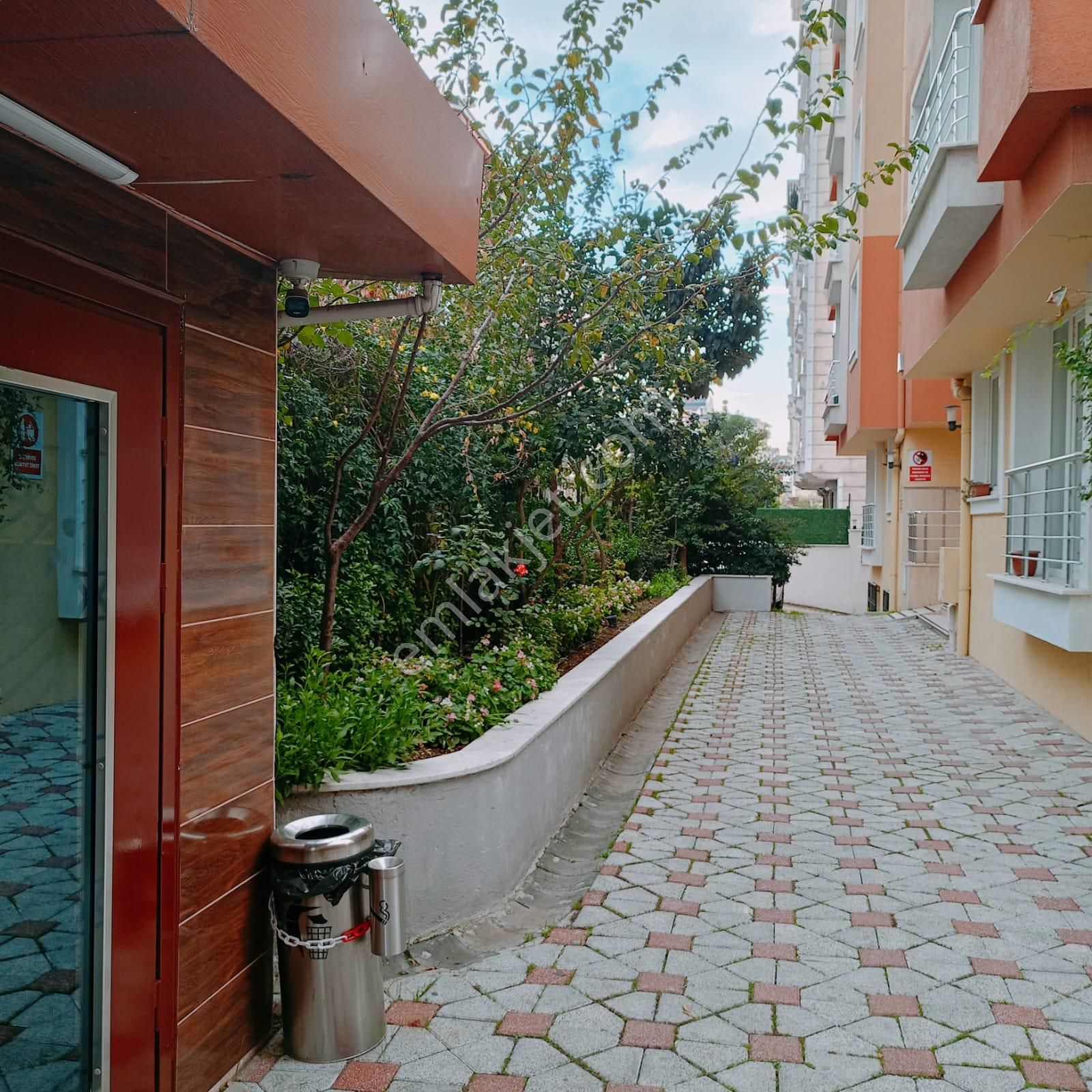 Bahçelievler'de Ferah, Konforlu, Güzel Konumlu 3+1 Satılık Daire - Görsel 26